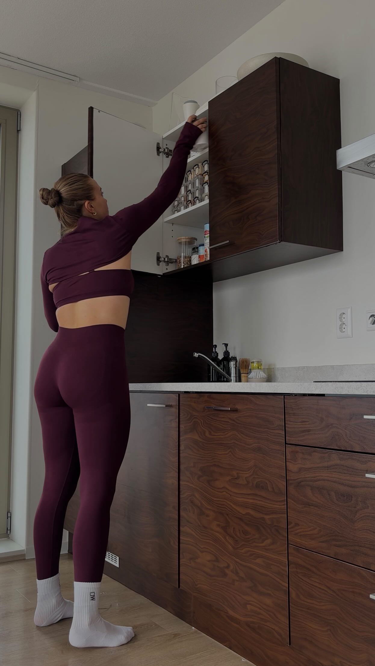 Instagram post by @alyciamay for Icaniwill. Caption reads: Ik wil al alleen naar de gym gaan voor deze fit....