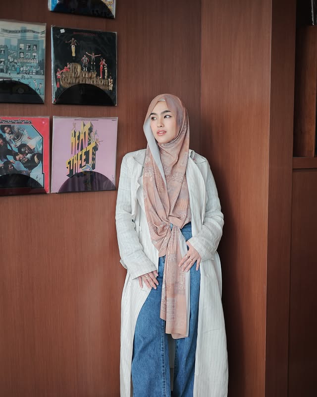 Instagram post by @elfiraloy for TudungPeople. Caption reads: special post for @tudungpeople , thank you for....