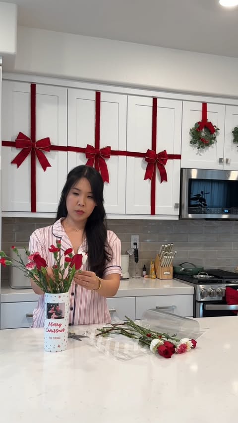 Instagram post by @conniecyang for 1800Flowers. Caption reads: this is your sign to send flowers this holiday....