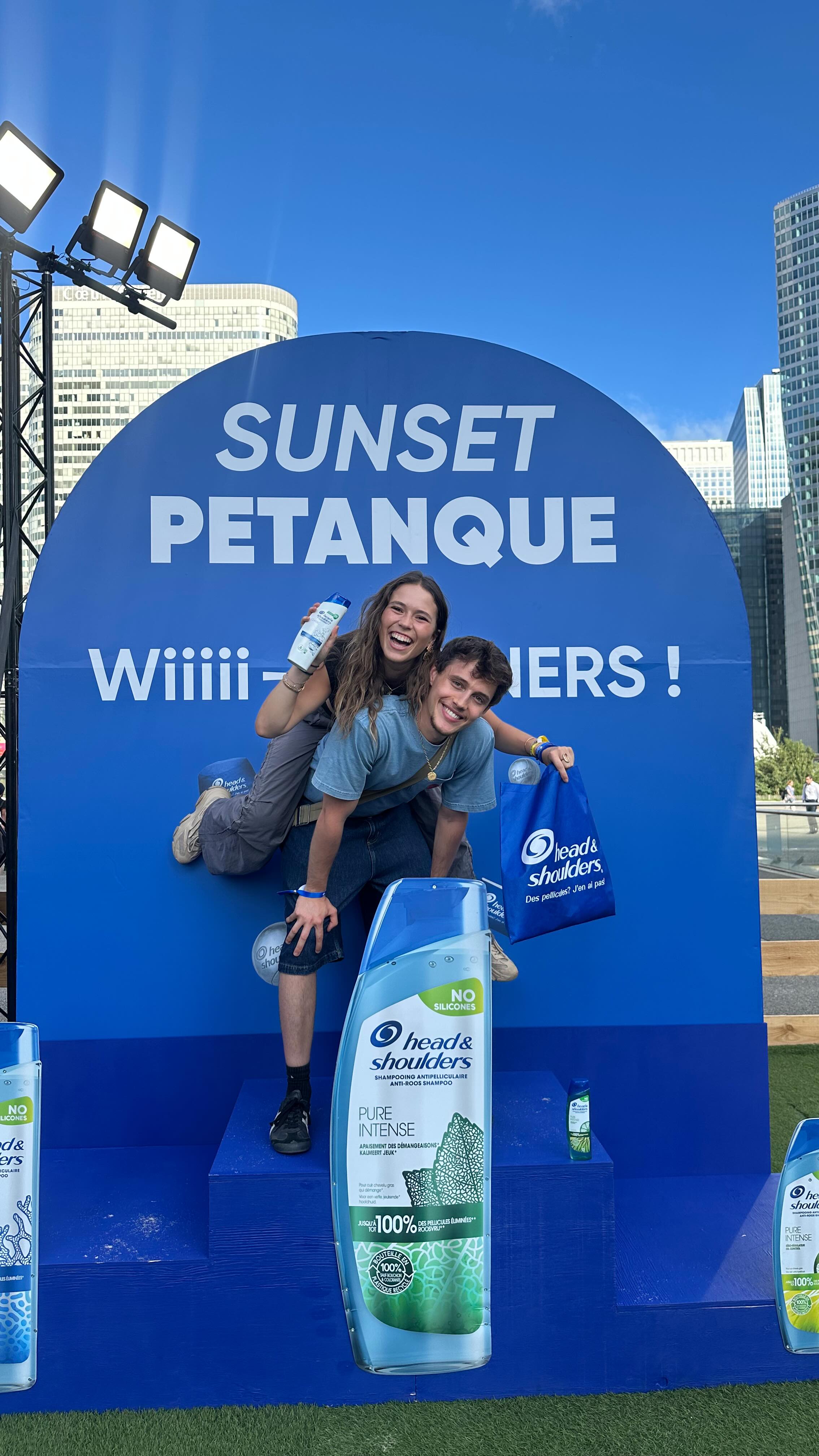 Instagram post by @perrinenicolas for Head & Shoulders. Caption reads: Évidemment, Léo dit que je suis de mauvaise....