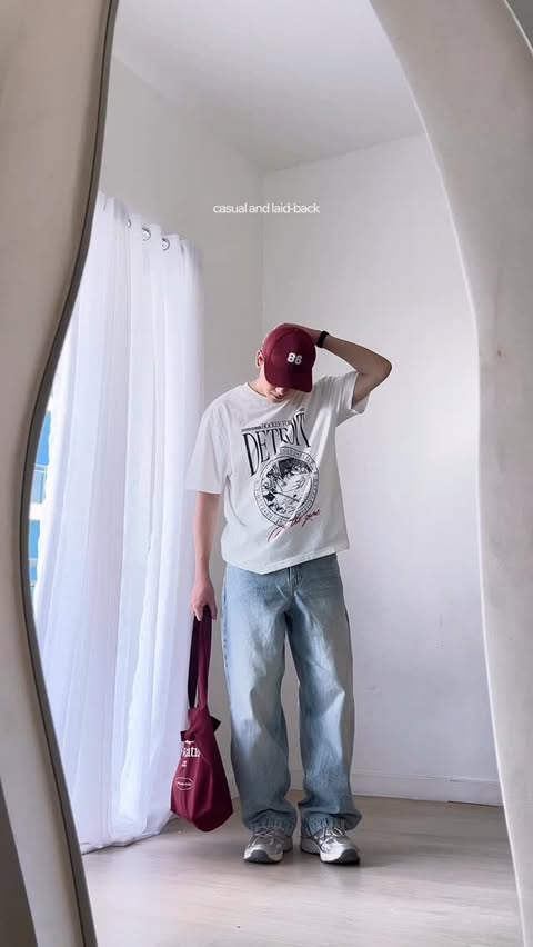 Instagram post by @impsalmsdavid for Penshoppe. Caption reads: [...] party ⛇･:*౨ৎ
— graphic tees from @penshoppe....