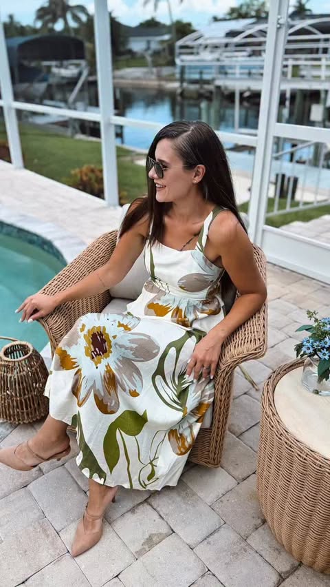 Instagram post by @thesunshinestatemom for SHEIN US. Caption reads: Download the SHEIN App to check out these amazing....