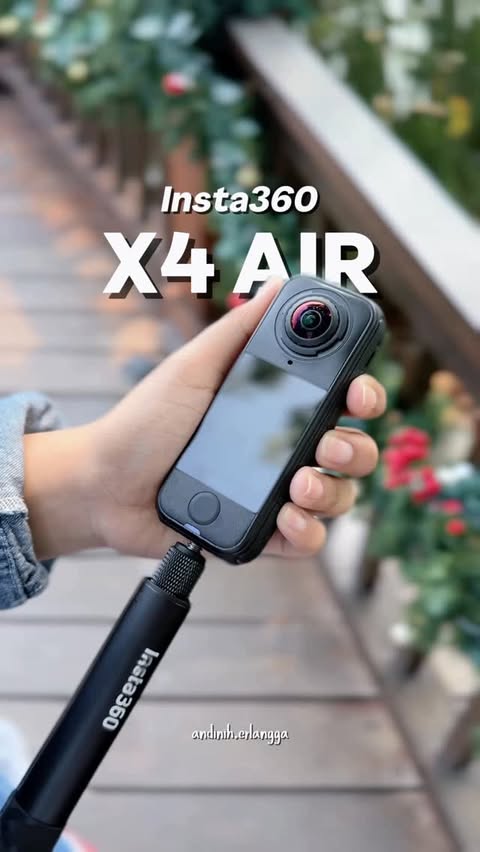 Instagram post by @andinih.erlangga for Tokopedia. Caption reads: Punya kamera yang bisa ambil 360 derajat tuh best....