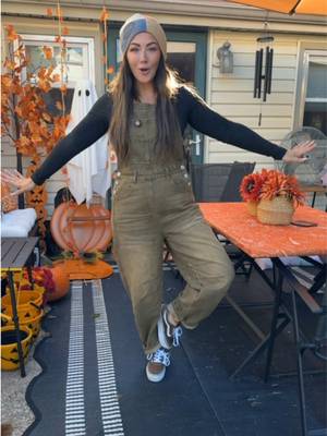 TikTok post by @tashshops for Imily Bela Official. Caption reads: Replying to @Jessica Quesenberry I swear half of....