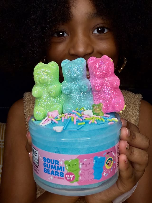 Instagram post by @londynnicolesplayground for Peachybbies. Caption reads: 1 or 2 💚🩵🩷 @peachybbies 

🔗 Get 10% off by....