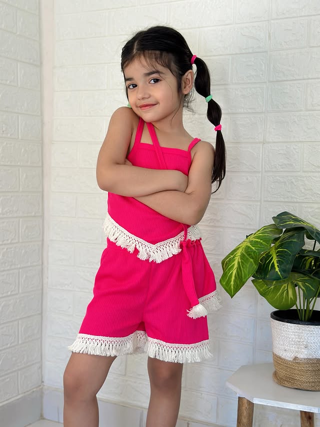 Instagram post by @kiwi_the_angel for Hopscotch. Caption reads: [...] I love 💕 Both outfits from @hopscotch.in....