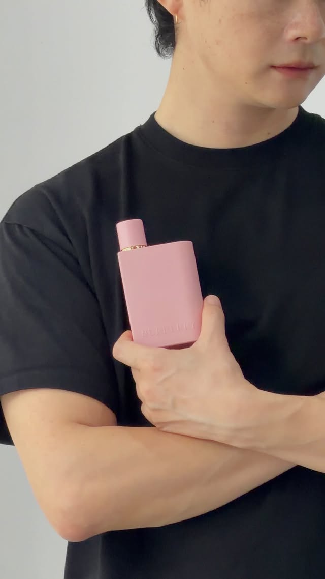 Instagram post by @grapeintokyo for Burberry. Caption reads: @burberrybeauty BURBERRY HER PARFUM バーバリー ハー [...].