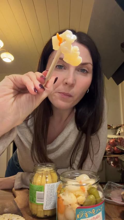 Instagram post by @iseloov for Lidl Eesti. Caption reads: [...] koju tulles tehakse ju?!😬. @lidleesti....