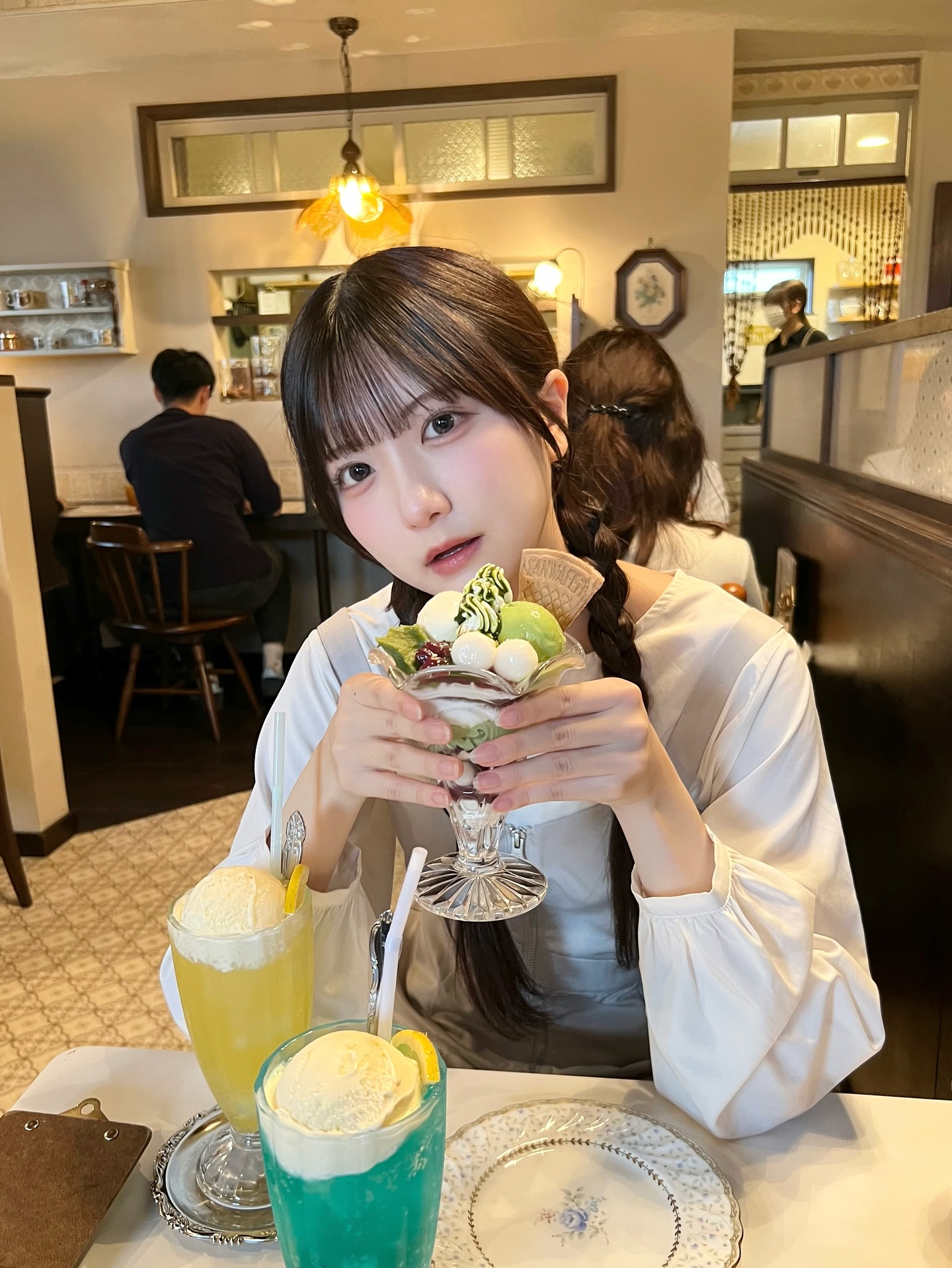 Instagram post by @nanako_hashimoto_ for MURUA. Caption reads: .
お姉ちゃんと半分こして食べた👶🏻🍨🥄

onepiece：@murua_official....