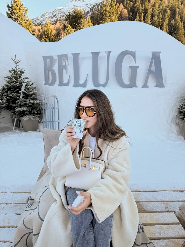 Instagram post by an influencer for Beluga. Caption reads: [...] and I am so here for it ❄️ Beluga Igloo and....