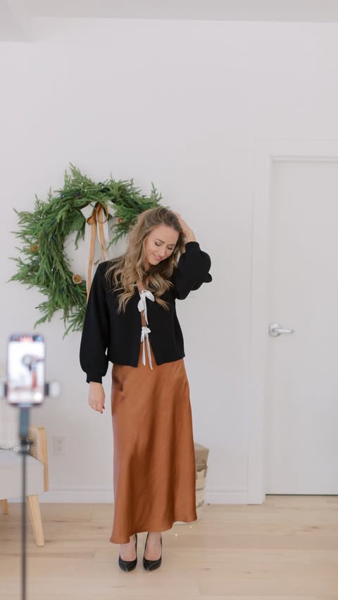 Instagram post by @fallonfarinacci for Smash + Tess. Caption reads: [...] you can get the @fallonfarinacci X....