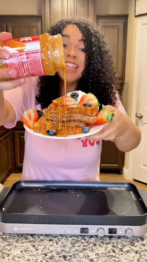 Instagram post by @sarahsweets017 for AMZCHEF. Caption reads: [...] for 30% off. Gifted + affiliate @amzchef....