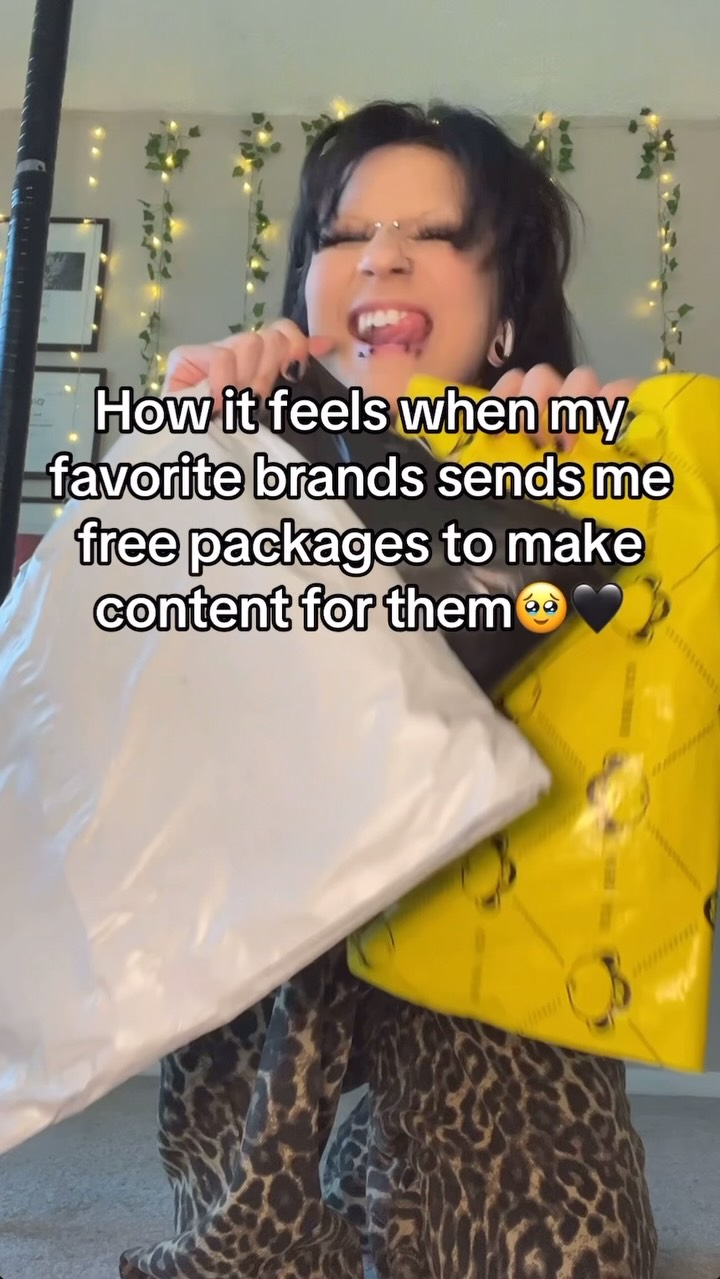 Instagram post by @ezraxpressions for Bobby Jack. Caption reads: We are SOOOOO back baby 😍🖤 

-
#branddeals....