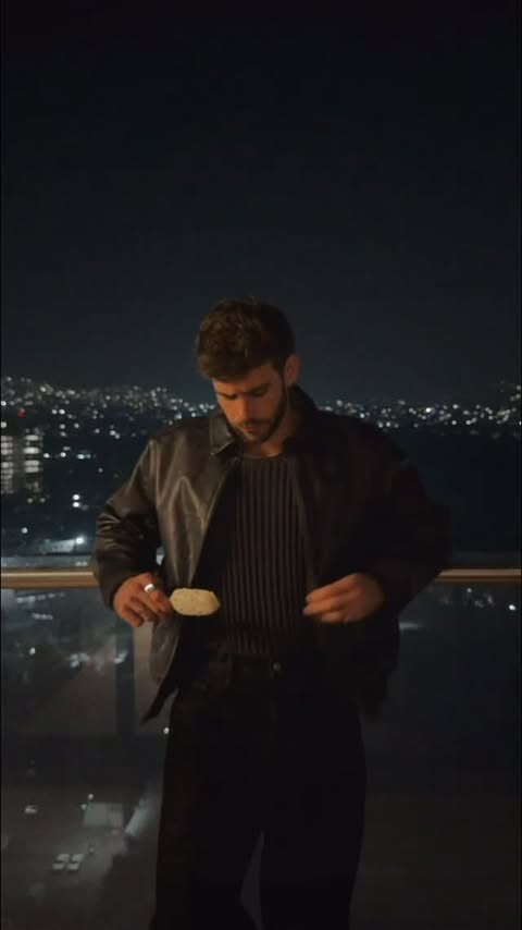 Instagram post by @andresbaida for Helados Holanda México. Caption reads: La noche no empieza, sin una Magnum....