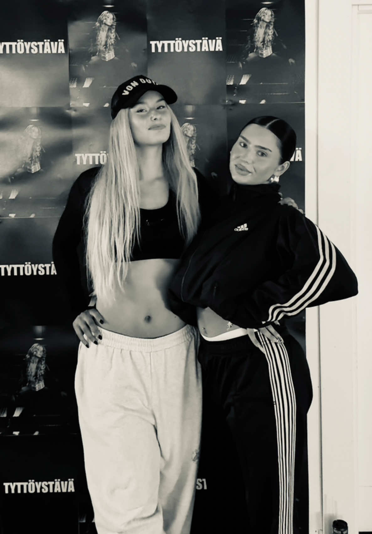 TikTok post by @jannimelissa for Universal Musiek. Caption reads: Mainos/ PR- Tapahtuma @Universal Music Finland....