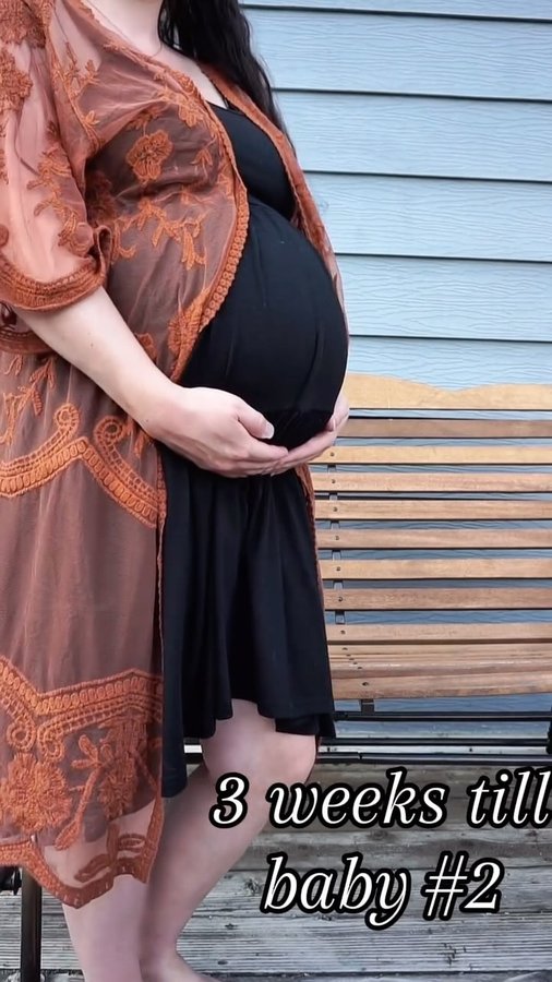 Instagram post by @_jordan.brooks_ for Earth Mama Organics. Caption reads: Postpartum essentials with @earthmamaorganics I....