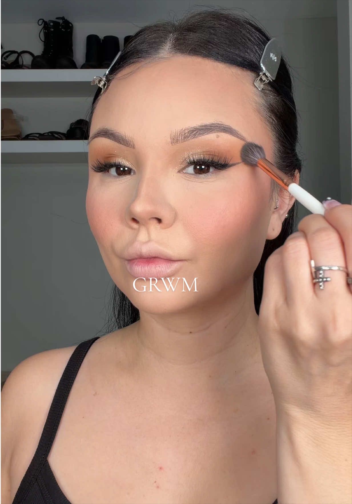 TikTok post by @keekittykimm for EXO Cosmetics. Caption reads: [...] @Estée Lauder 2W1 •Sponge: @EXO Cosmetics....