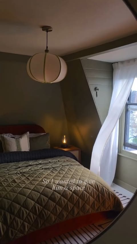 Instagram post by @locationhouseofbeau for Benjamin Moore. Caption reads: [...] an absolute JOY to work with! 😍....