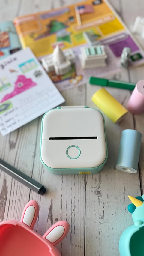 Instagram post by @momtoolbox for Phomemo. Caption reads: [...] a state study for our lessons, and the....