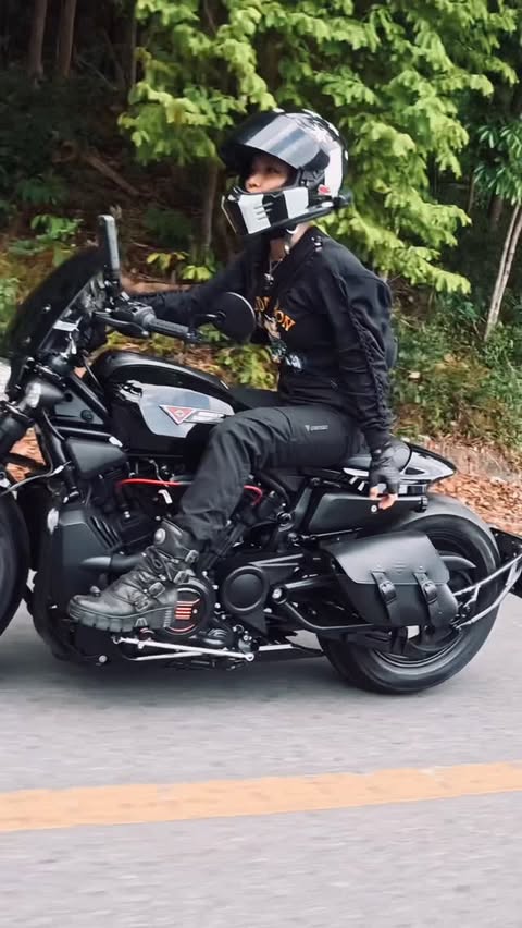 Instagram post by @jasterock for Amazing Thailand. Caption reads: [...] #HarleyDavidsonFreedomCrew #amazingthailand.