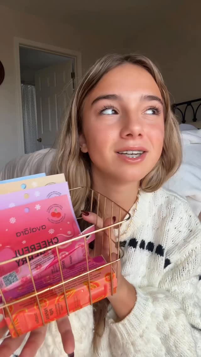 Instagram post by @missclairemackenzie for Avatara Skin. Caption reads: It’s TIMEEE 🌟😍🎄Girls i know how we are with....