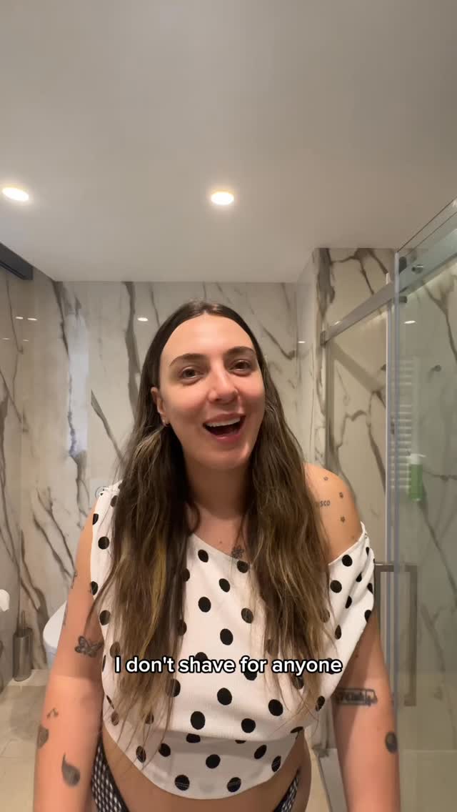 Instagram post by @sinhoward for Billie. Caption reads: Shave, don’t shave, whateverrrrrr!
But if you do,....