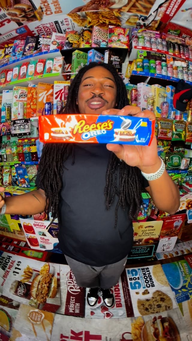 Instagram post by @thesnackinshack for Oreo. Caption reads: @reeses x @oreo 👀🔥 

#reeses #oreo #collab....