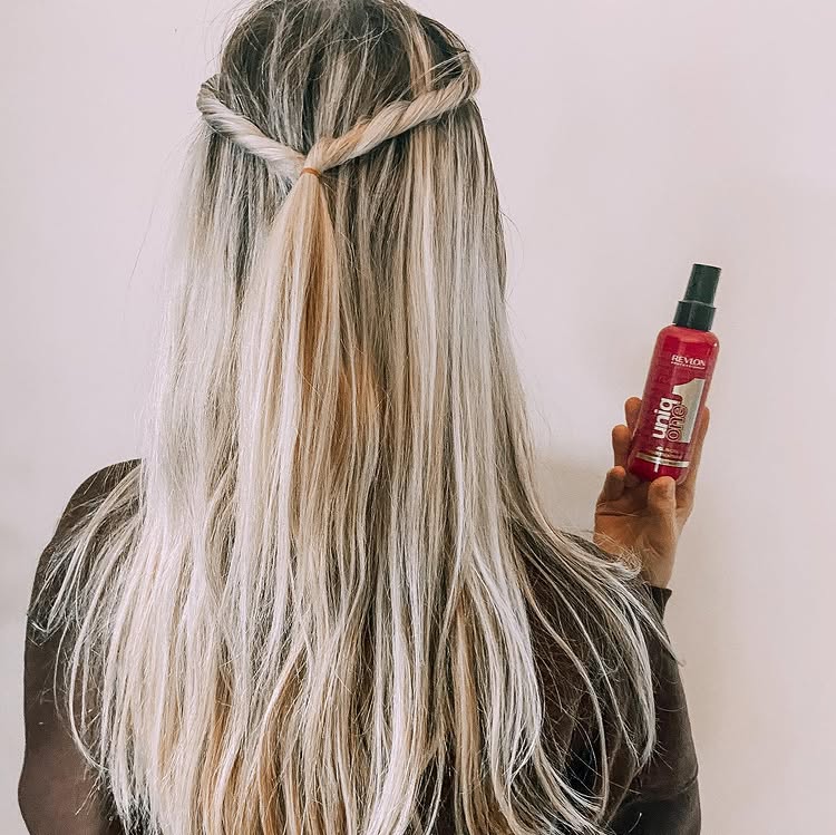 Instagram post by @femvloco for FRENDZ the Agency. Caption reads: Invest in your hair. You wear it everyday! 💇🏼‍♀️....
