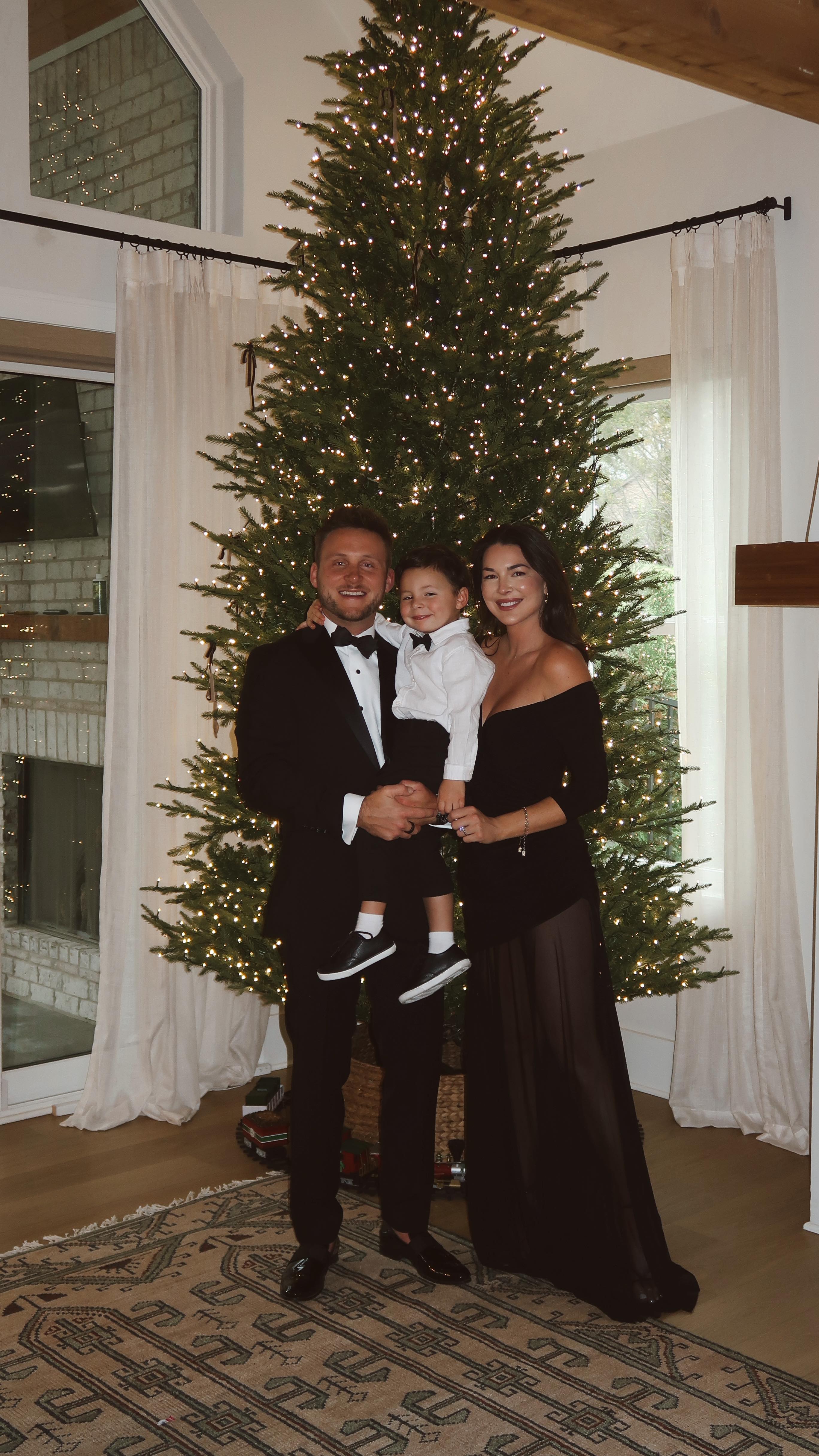 Instagram post by @jensav11 for Minted. Caption reads: This is your sign to order your @minted holiday....