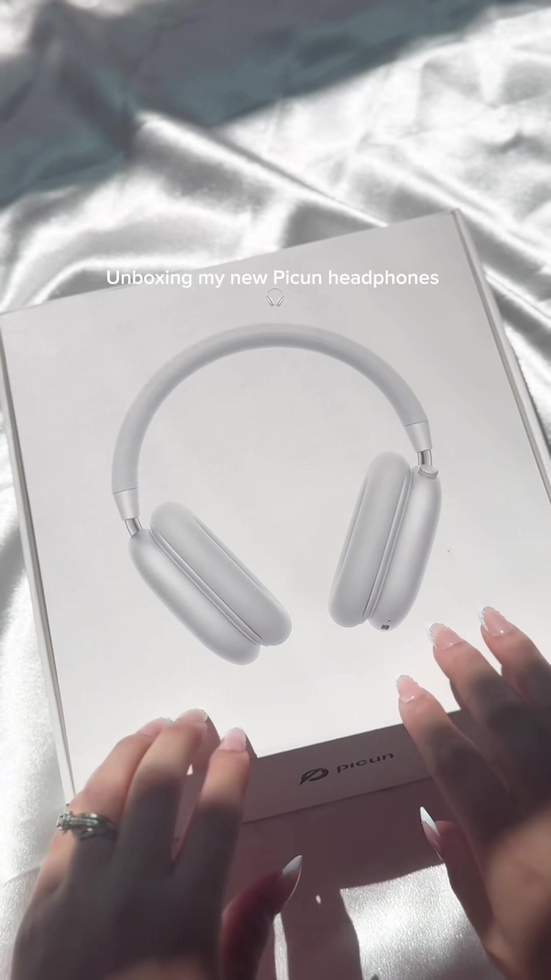 TikTok post by @yulissaas_ for Picun. Caption reads: [...] are definitely a must. 🎧🤍😮‍💨 @Picun US....