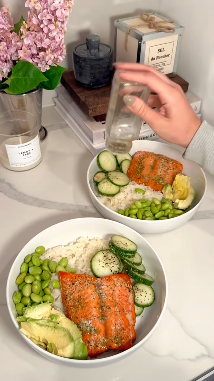 Instagram post by @gdillon2 for Fresh Thyme. Caption reads: table for 3, part 22. Here’s another easy family....