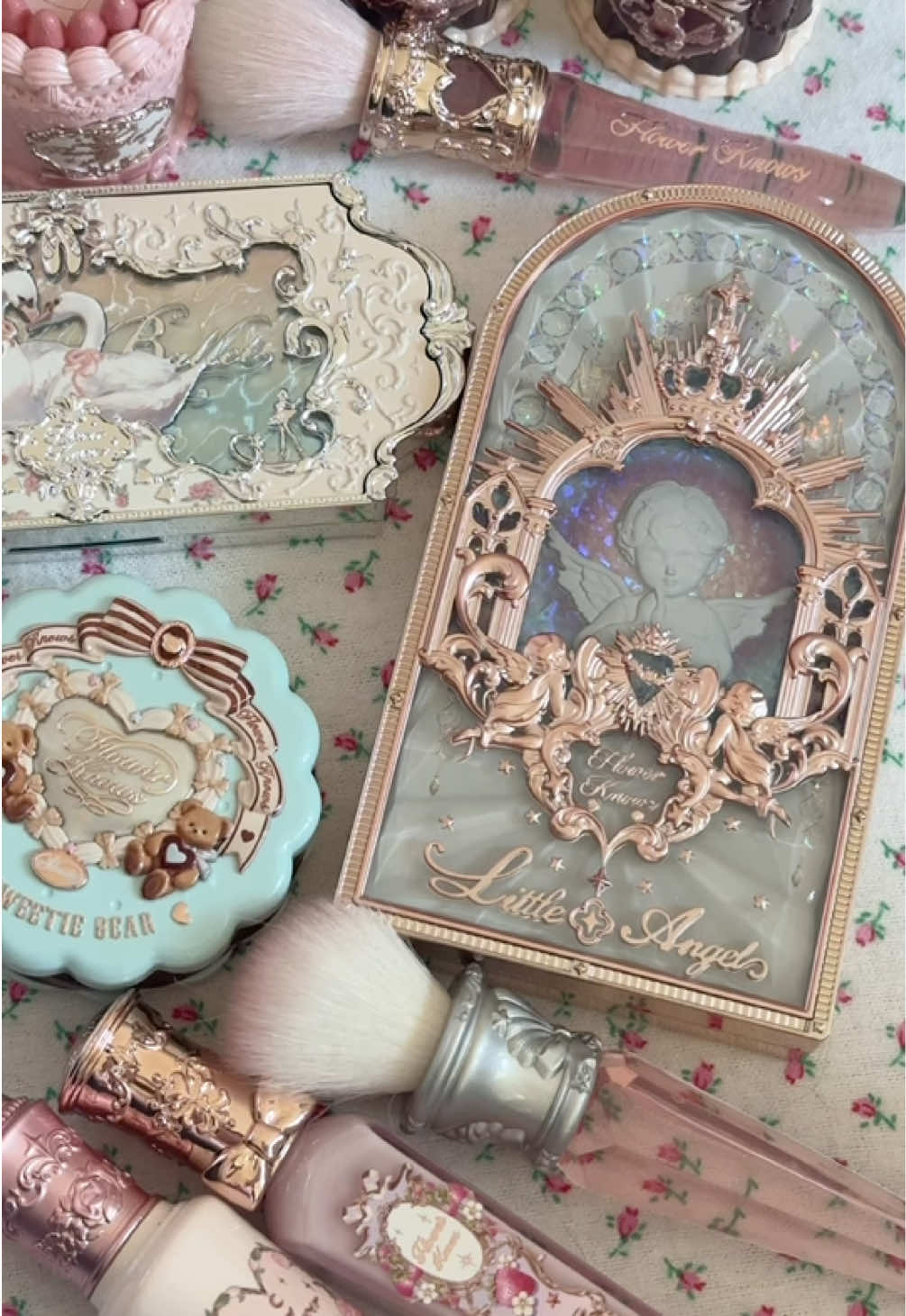 TikTok post by @asmrwithyadi for Flower Knows. Caption reads: ASMR en Español - Maquillaje de @Flower Knows....