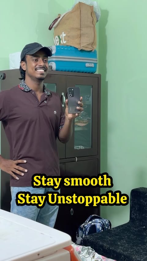 Instagram post by @ajay_manothiyaa for realme. Caption reads: [...] hai 😂🔋 Kyunki 7000mAh battery wala....