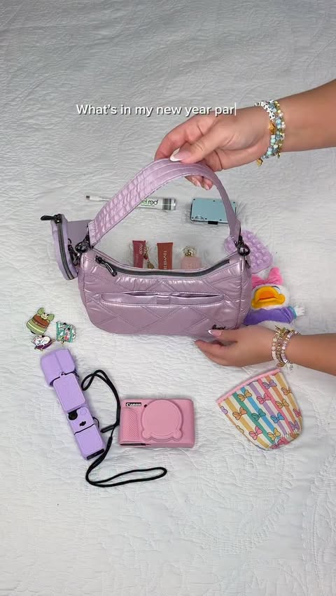 Instagram post by @state0fgracie for Lug. Caption reads: What I’m carrying in my new park bag from @luglife....