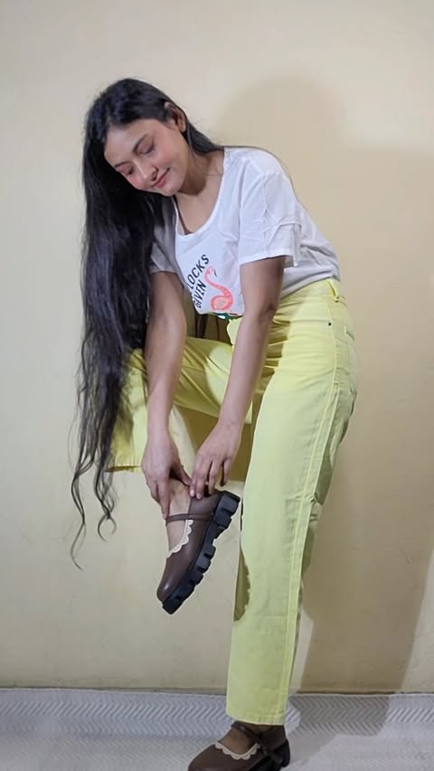 Instagram post by @prettiestpreety for Snapdeal. Caption reads: Cute & Affordable find ft. @snapdeal....