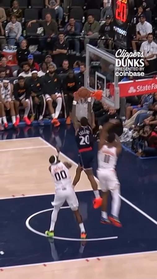 Instagram post by @laclippers for Coinbase. Caption reads: You could say October’s dunks were all 10s 👀🔨.