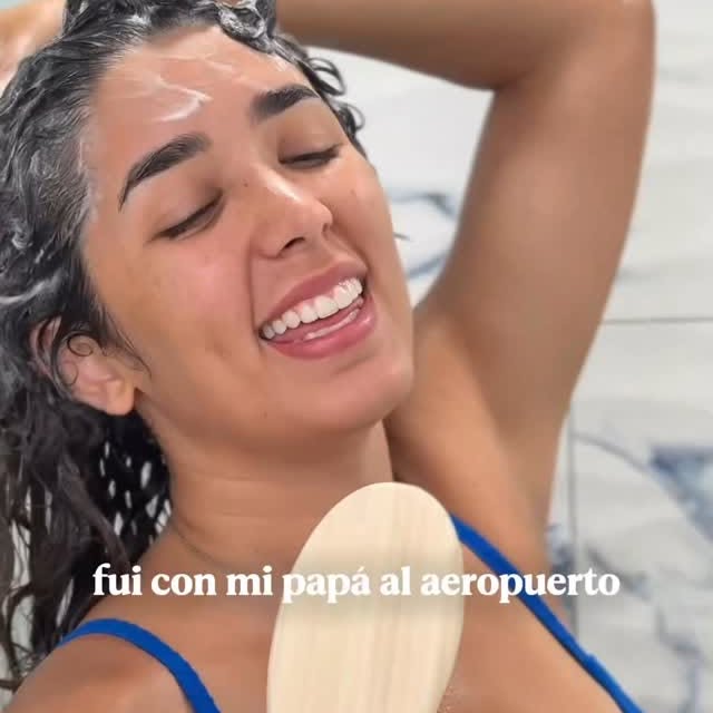 Instagram post by @stephaniehennig for Head & Shoulders LA. Caption reads: Yo crecí con el sueño de emigrar, descubrir el....