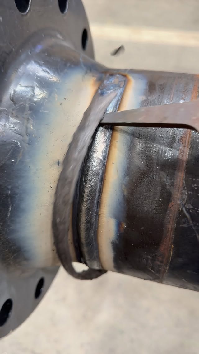 Instagram post by @cirizawelding for Lincoln Electric. Caption reads: 🗡️When your slag peels clean like this… you’re....