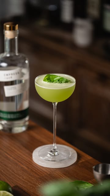 Instagram post by @jfdesfosses for Empress 1908 Gin. Caption reads: [...] cucumber and lemon notes from the....
