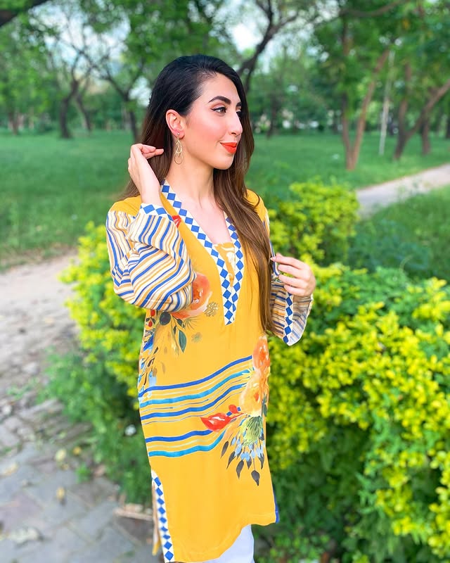 Instagram post by @rabiajavaidsheikh for ZELLBURY. Caption reads: Thank you @zellbury for this beautiful shirt 😍 .....