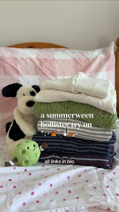 Instagram post by @natalieeseah for Hollister. Caption reads: this new lace cami is so cutee @hollister....