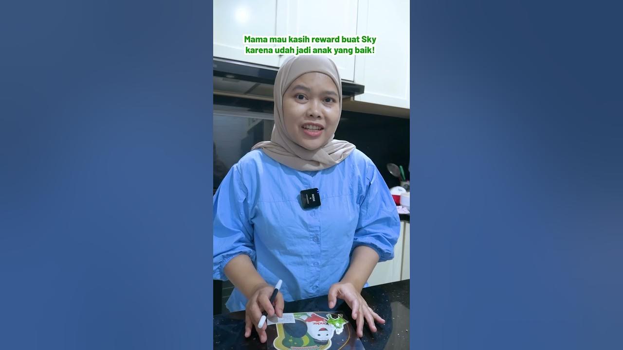 YouTube post by @SenjaFirsta for Kinder. Caption reads: Bagi Bagi Kebaikan di Bulan Ramadhan bersama....