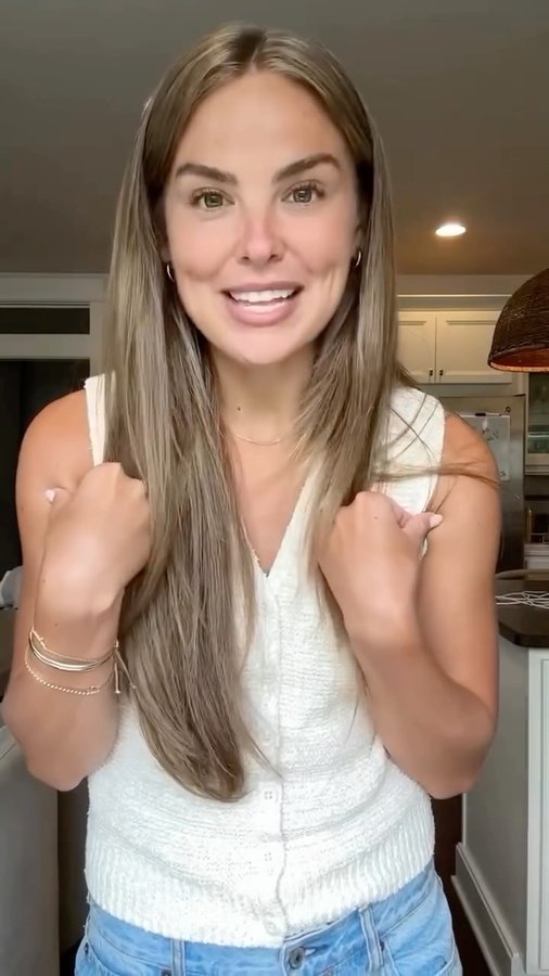 Instagram post by @hannahbrown for Natural Vitality. Caption reads: #ad Busy days can be daunting.....