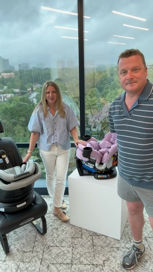 Instagram post by an influencer for Graco. Caption reads: [...] a couple rotating seats from @graco !!! we....