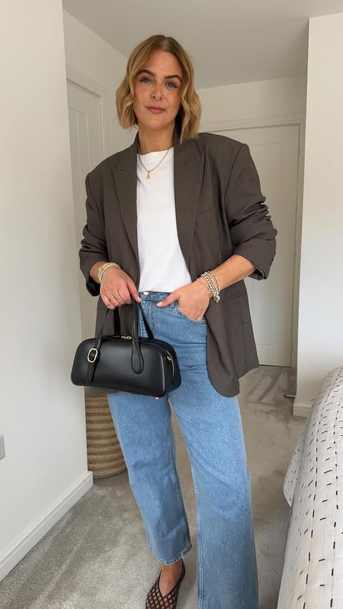 Instagram post by @elizabethdaisy for New Look. Caption reads: [...] * Jeans @asos T-shirt @cosstores Shoes....
