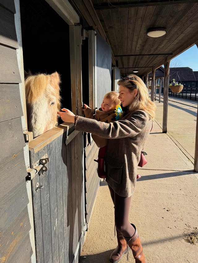 Instagram post by @saff_michaelis for Four Seasons. Caption reads: I don’t think I will ever get over how magical....