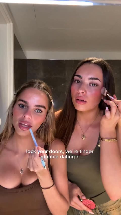 Instagram post by @nicolemuraaa for Tinder. Caption reads: Finding a babe couldn’t be any easier xx @tinderuk....