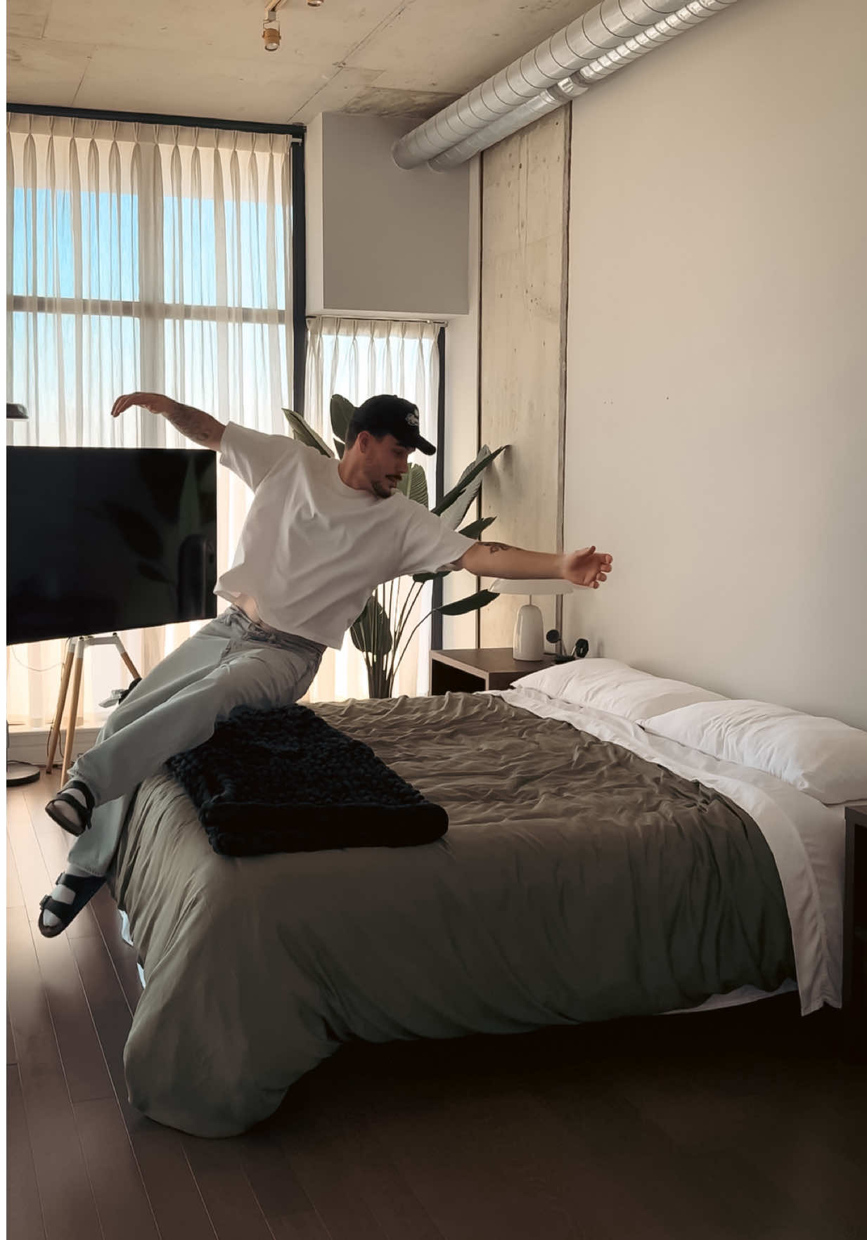 TikTok post by @homewithcolin for Hush. Caption reads: [...] Iced Duvet & Weighted Blanket from @Hush. ....