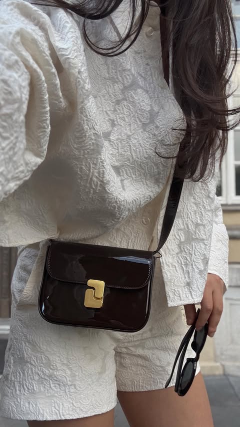 Instagram post by @nazliturkkmenn for Soeur. Caption reads: Lates Outfit 🤍 @andotherstories @soeur_paris . .....