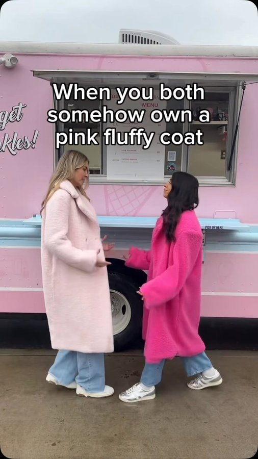 Instagram post by @mjcarlson_ for Electric Picks. Caption reads: Pink Szn 💖🎀💘 @dederaad
 
#valentines....